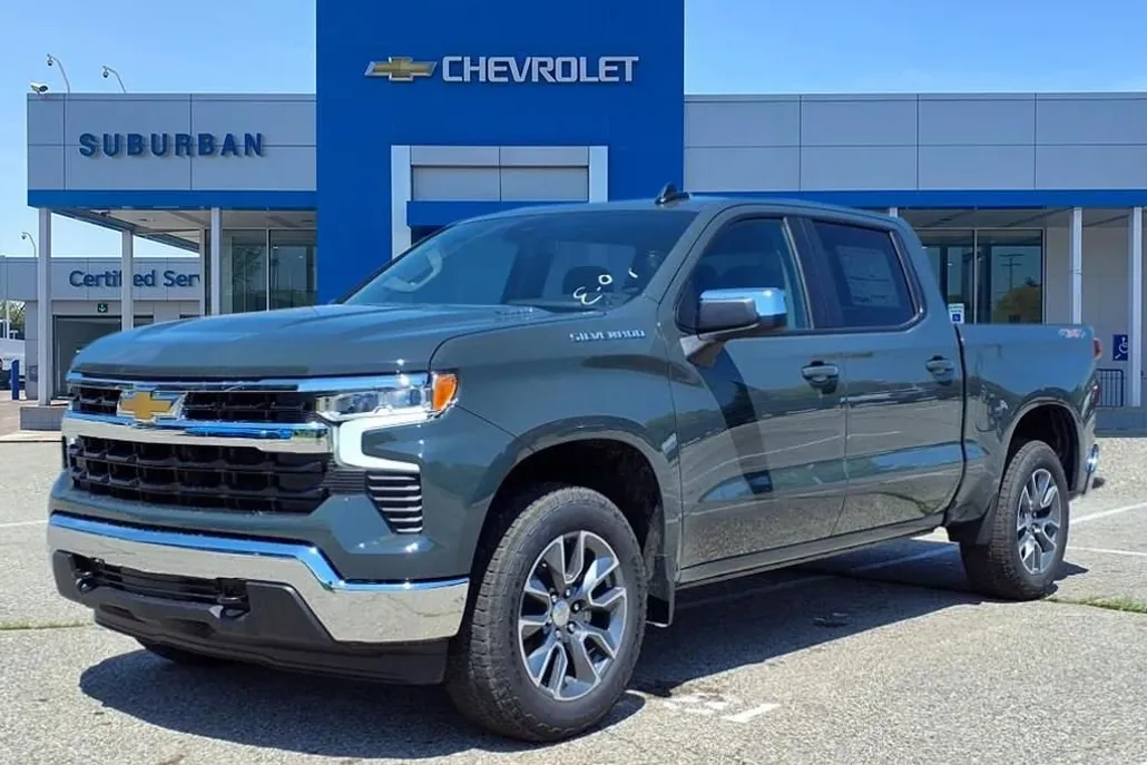 2026 Chevrolet Silverado 1500 LT photo 1