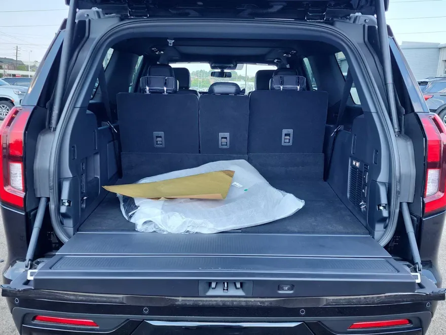 2025 Ford Expedition MAX Platinum photo 1