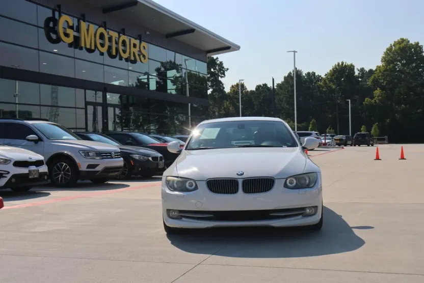 2011 Bmw 328i 3-series photo 1