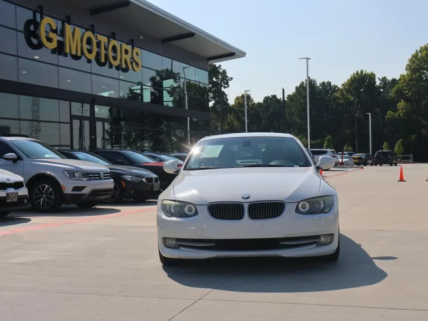 2011 Bmw 328i 3-series photo 1