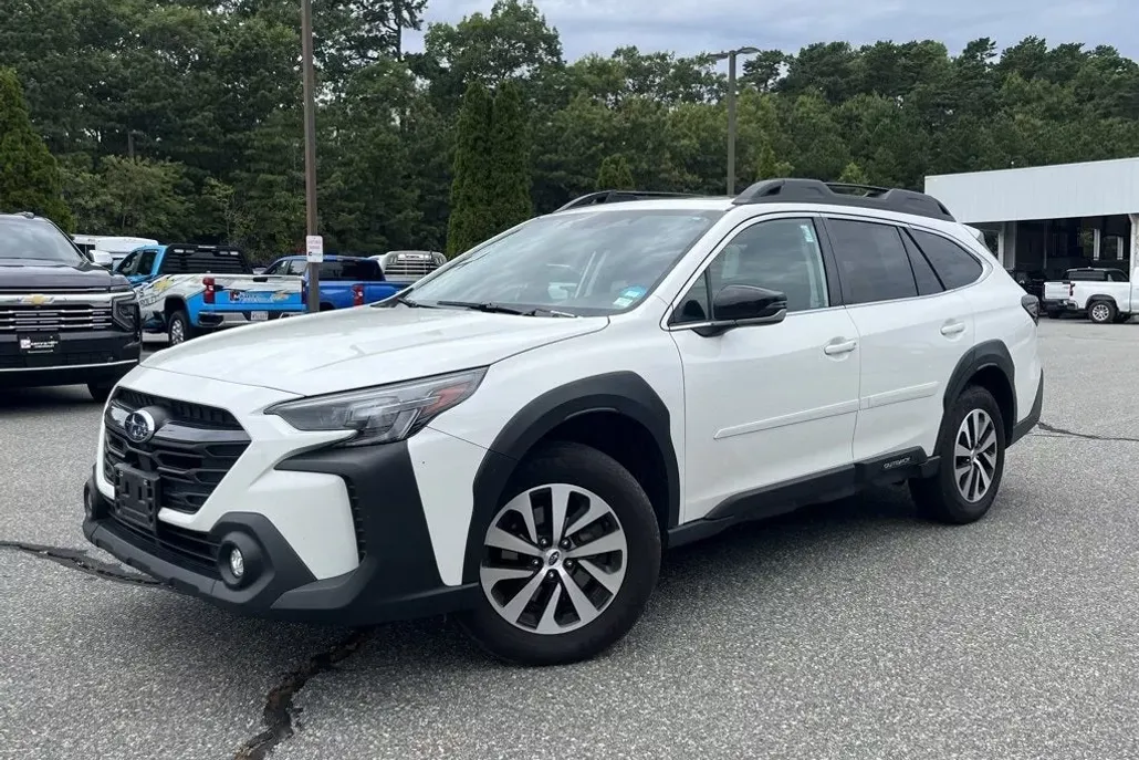 2023 Subaru Outback Premium photo 1
