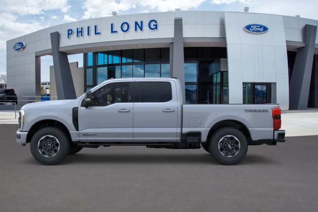 2026 Ford F-250 Lariat photo 1