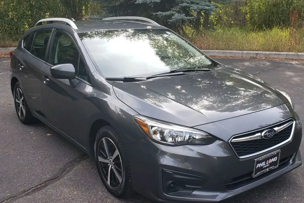 2019 Subaru Impreza 2.0i Premium photo 1