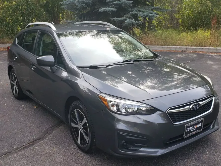 2019 Subaru Impreza 2.0i Premium photo 1