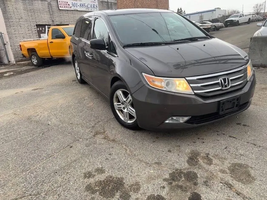 2013 Honda Odyssey Touring Elite photo 1