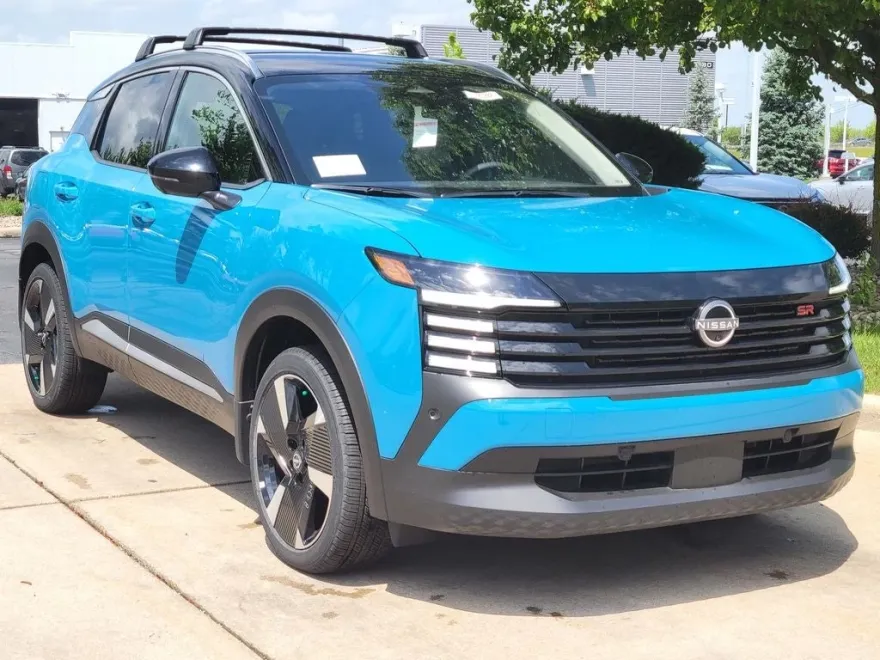2025 Nissan Kicks SR photo 1