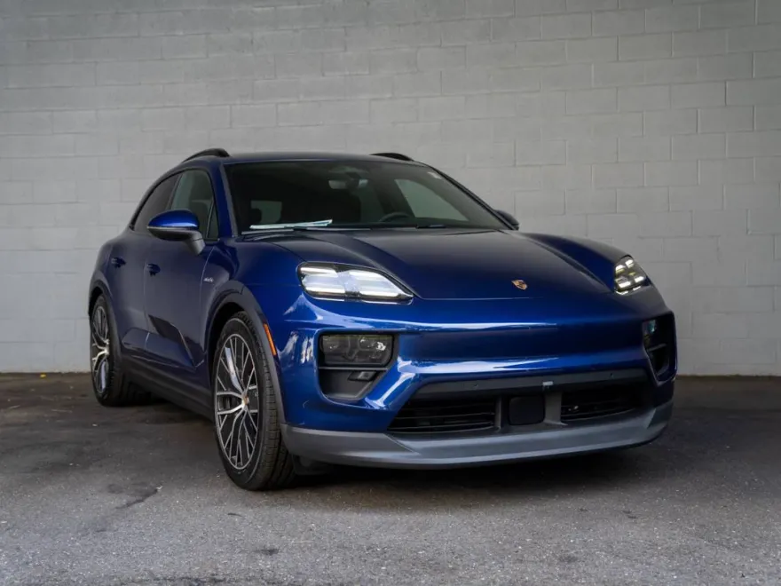 2025 Porsche Macan Electric photo 14