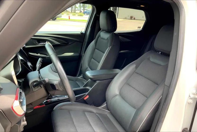 2021 Chevrolet Trailblazer RS photo 1