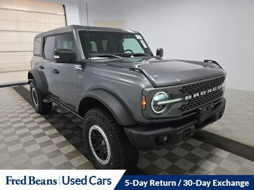 2023 Ford Bronco Badlands photo 1