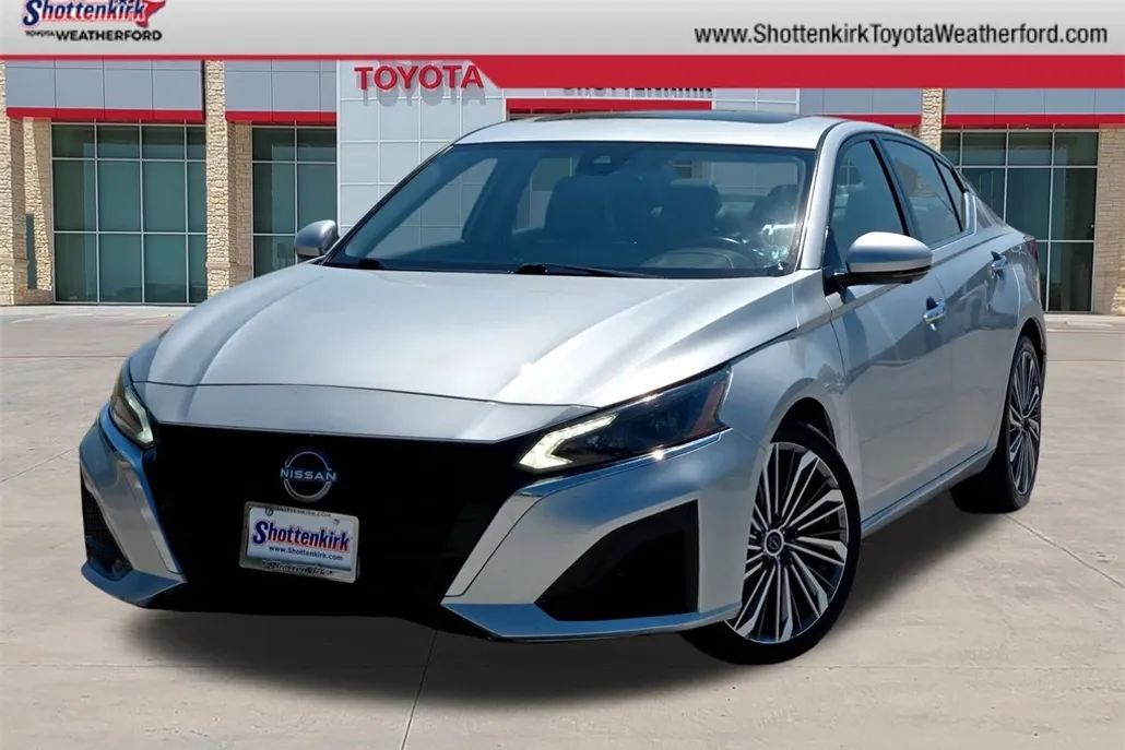 2023 Nissan Altima 2.5 SL photo 1