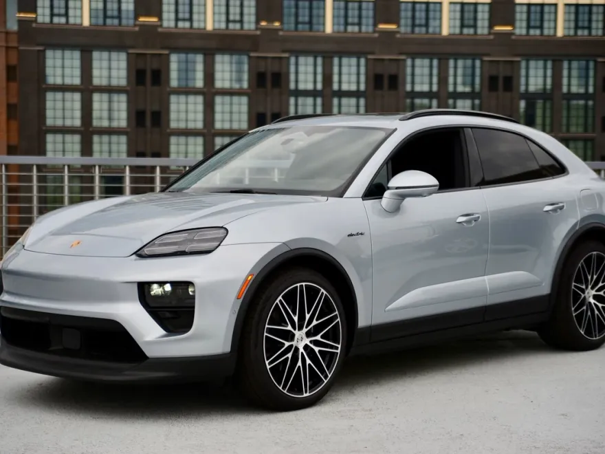 2025 Porsche Macan Electric 4 photo 1