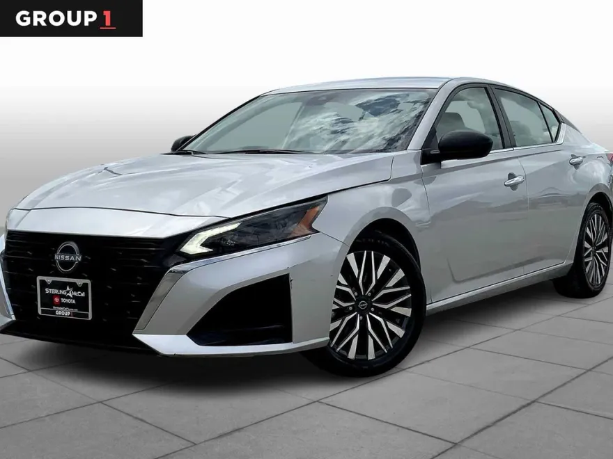 2024 Nissan Altima 2.5 SV photo 1