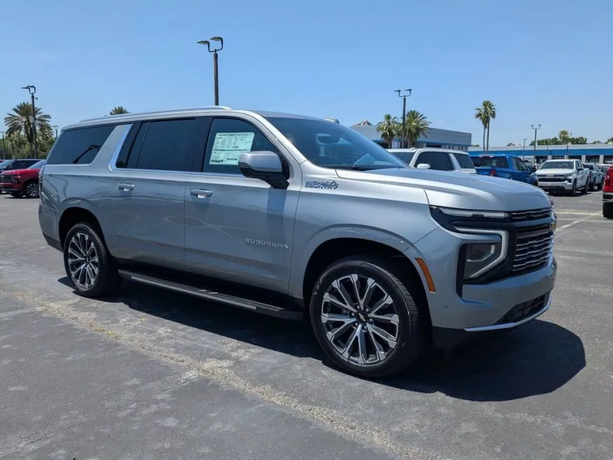 2025 Chevrolet Suburban High Country photo 1