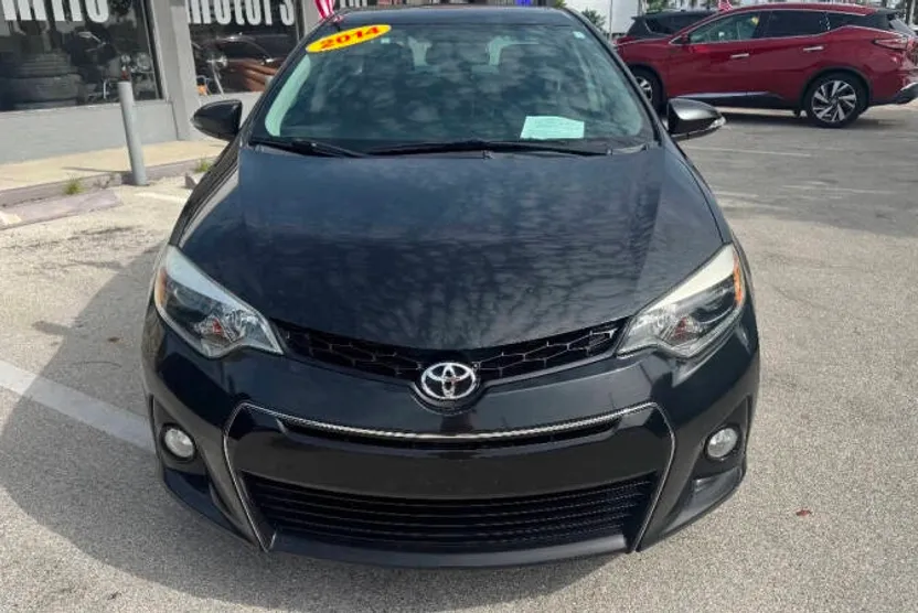 2014 Toyota Corolla L photo 1