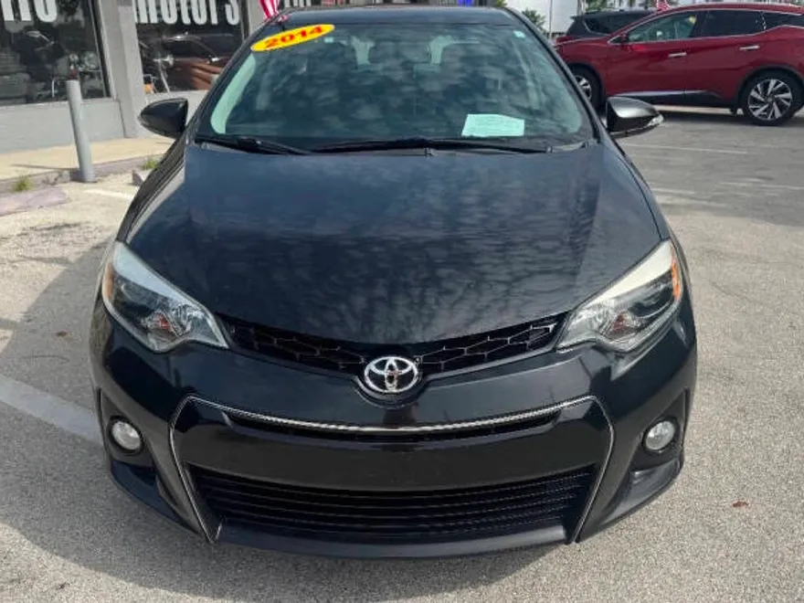 2014 Toyota Corolla L photo 1