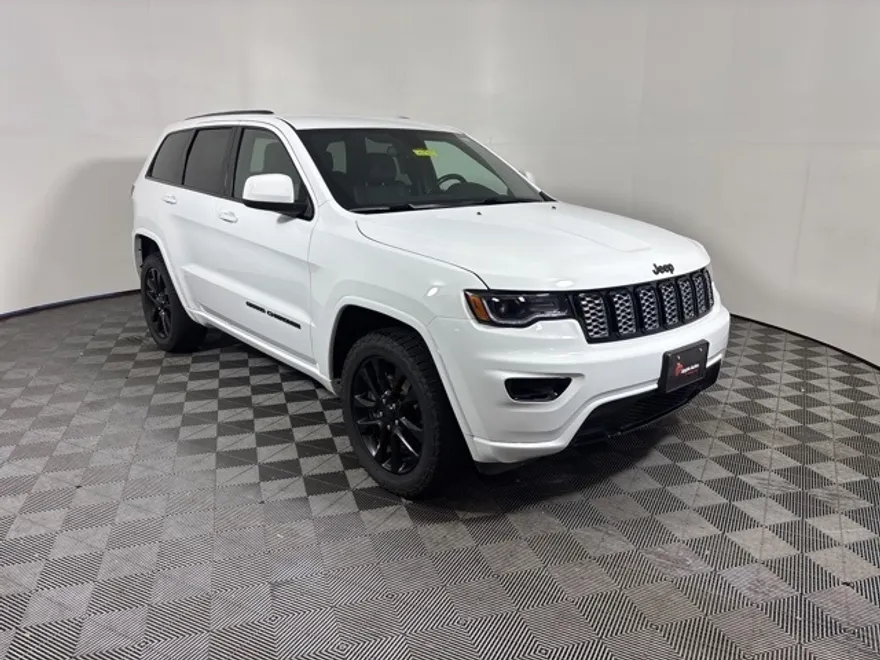 2021 Jeep Grand Cherokee Laredo X photo 1