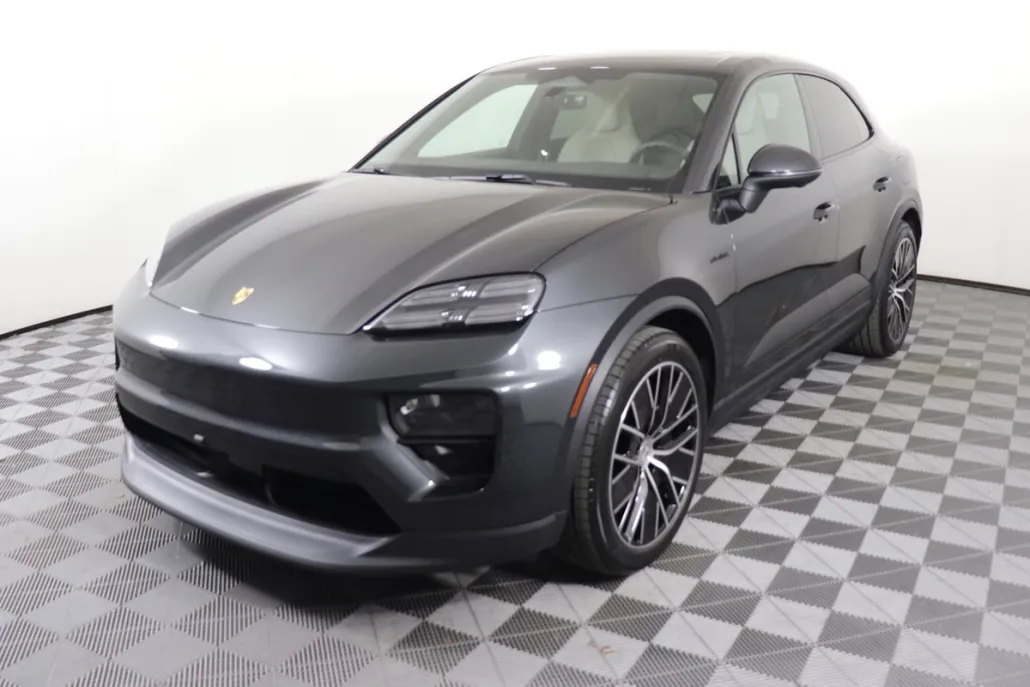 2025 Porsche Macan Electric photo 1