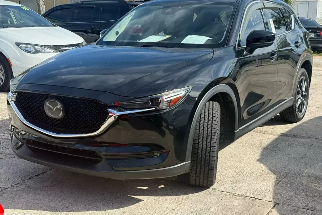 2017 Mazda CX-5 Grand Touring photo 1