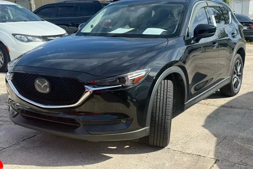 2017 Mazda CX-5 Grand Touring photo 1