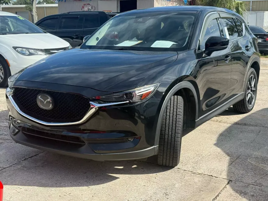 2017 Mazda CX-5 Grand Touring photo 1