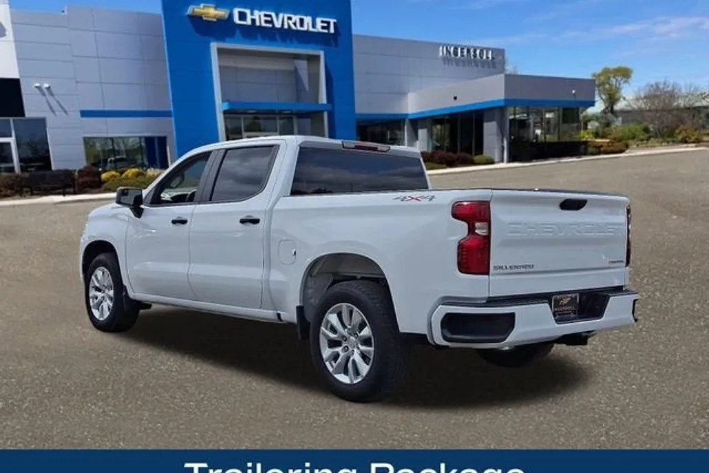 2024 Chevrolet Silverado 1500 Custom photo 1