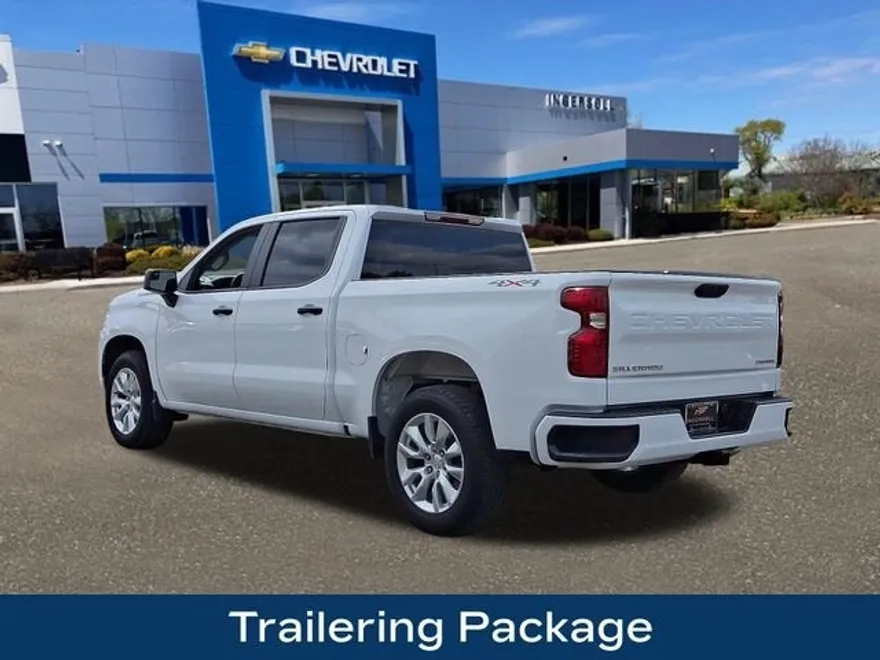 2024 Chevrolet Silverado 1500 Custom photo 1