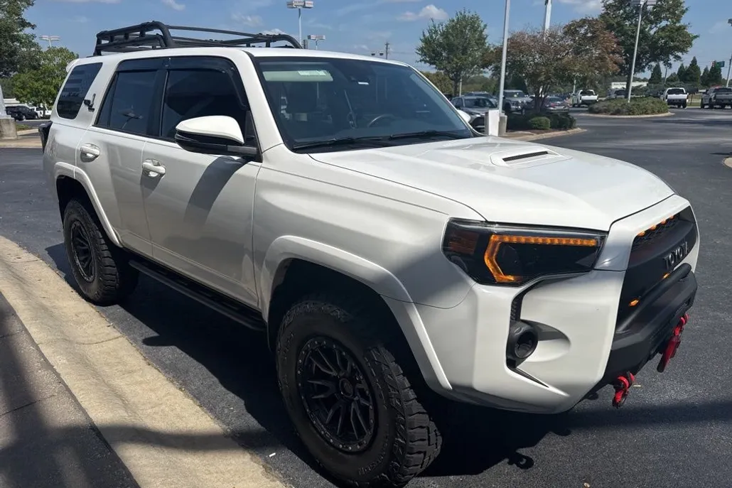2021 Toyota 4Runner TRD Off-Road Premium photo 1