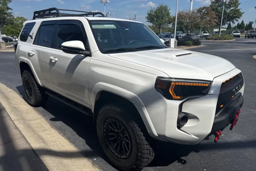 2021 Toyota 4Runner TRD Off-Road Premium photo 1
