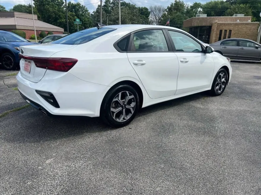 2021 Kia Forte LXS photo 1