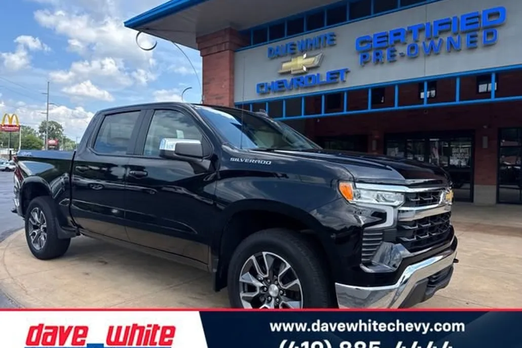 2022 Chevrolet Silverado 1500 LT photo 1