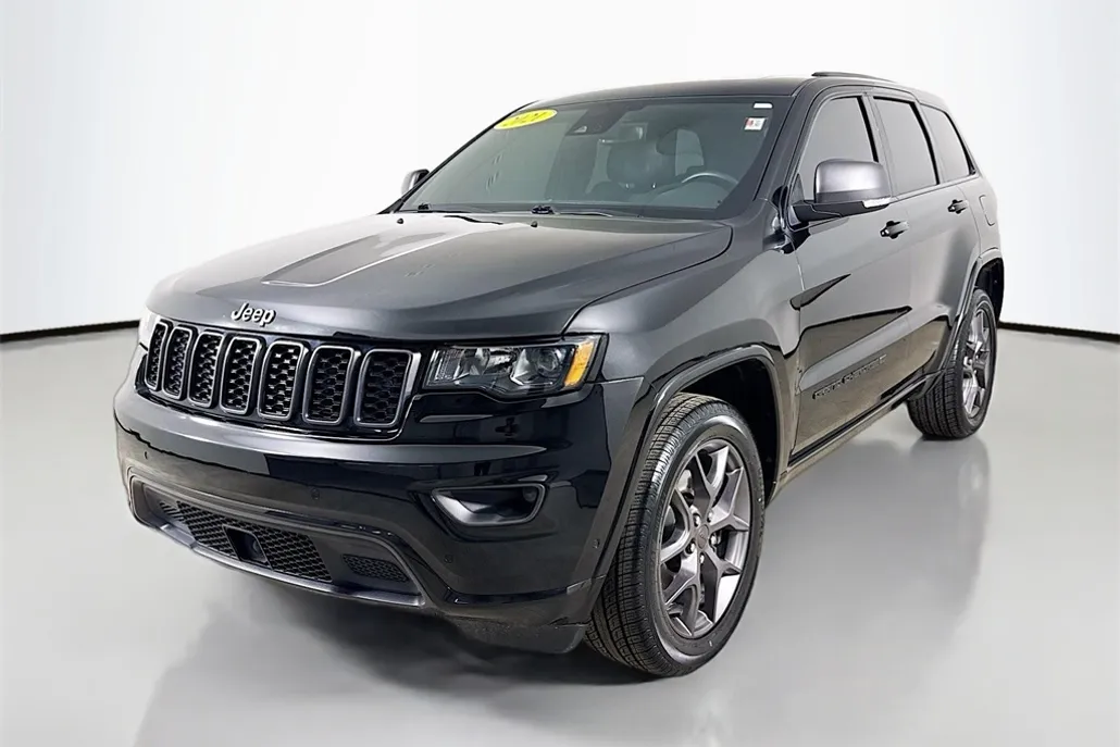 2021 Jeep Grand Cherokee Anniversary Edition photo 1