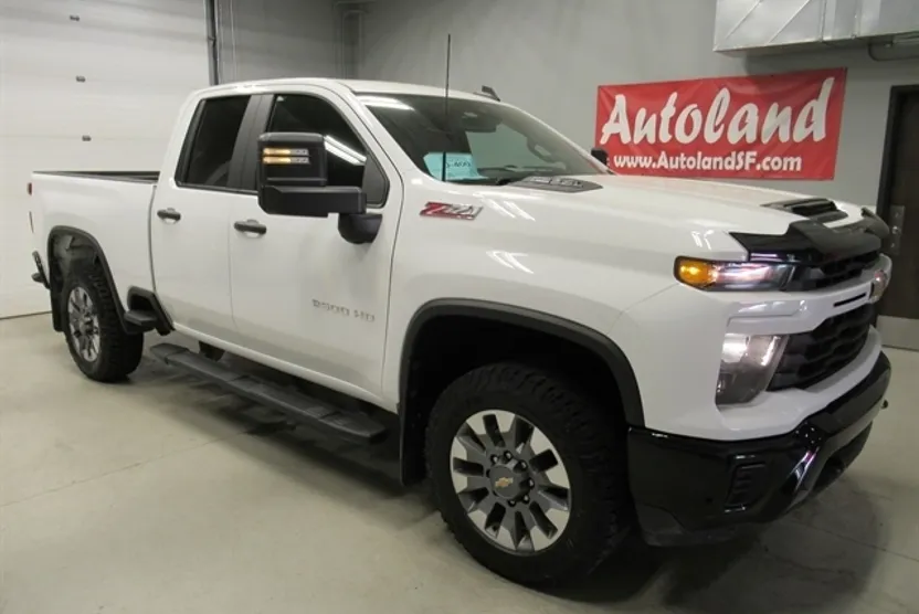 2024 Chevrolet Silverado 2500HD Custom photo 1