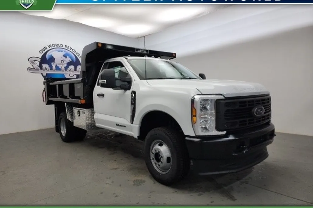 2024 Ford F-350 XL photo 1