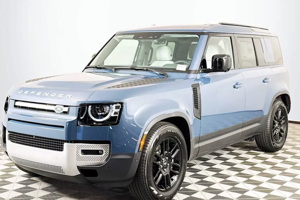 2025 Land Rover Defender 110 S photo 1