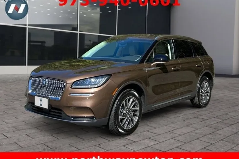 2022 Lincoln Corsair Standard photo 1