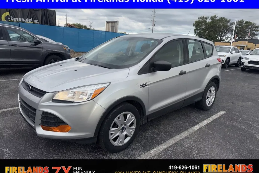 2015 Ford Escape S photo 1