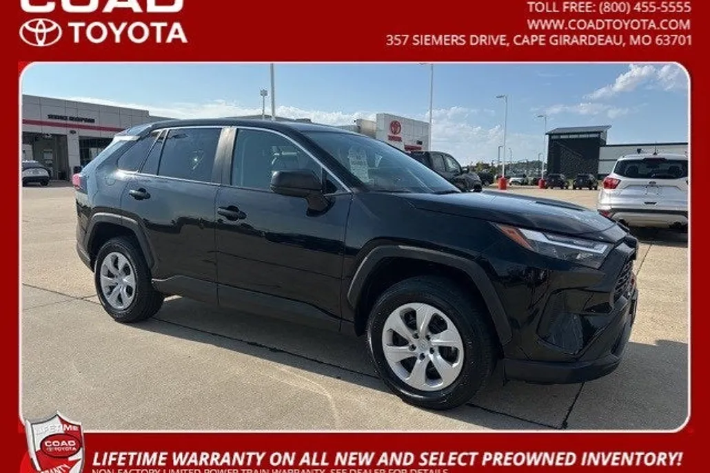2024 Toyota RAV4 LE photo 1