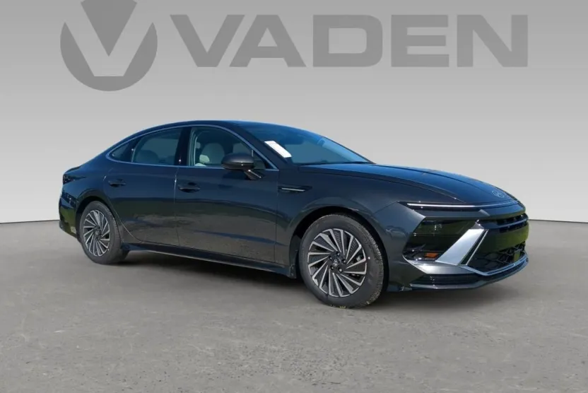 2025 Hyundai Sonata Hybrid SEL photo 1