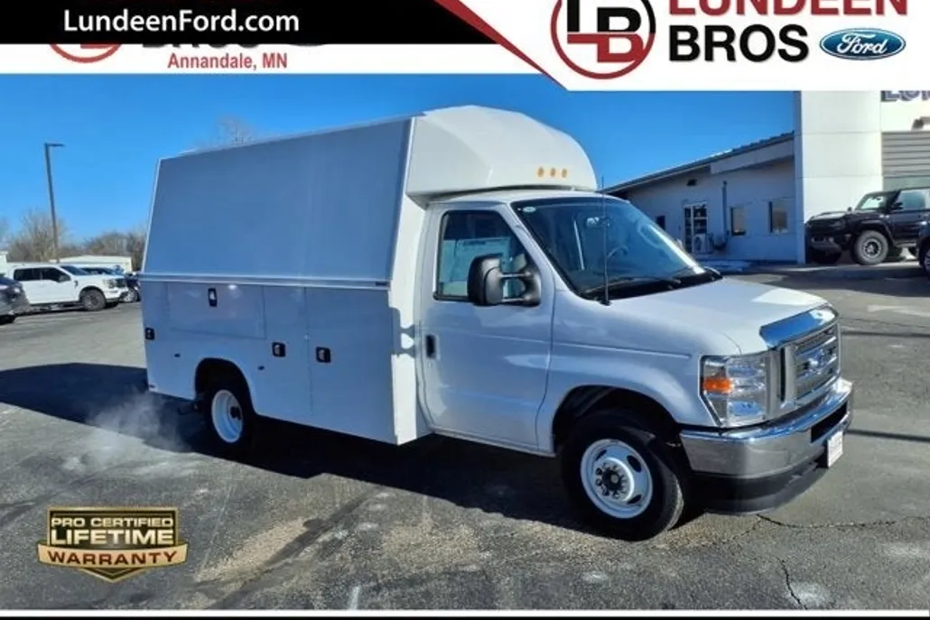 2025 Ford E-350 photo 1