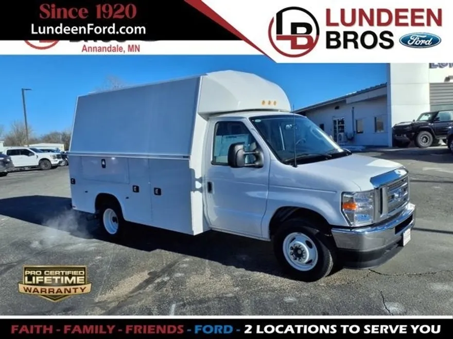 2025 Ford E-350 photo 1
