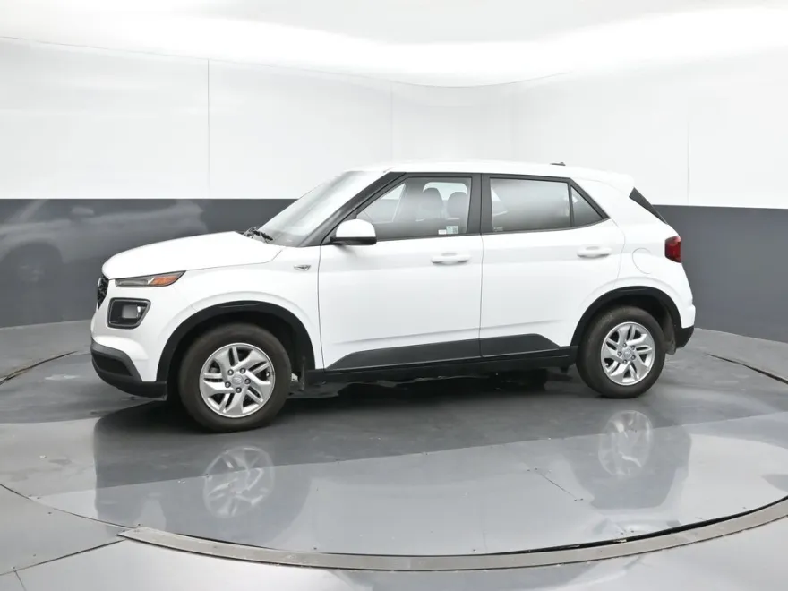 2025 Hyundai Venue SE photo 1