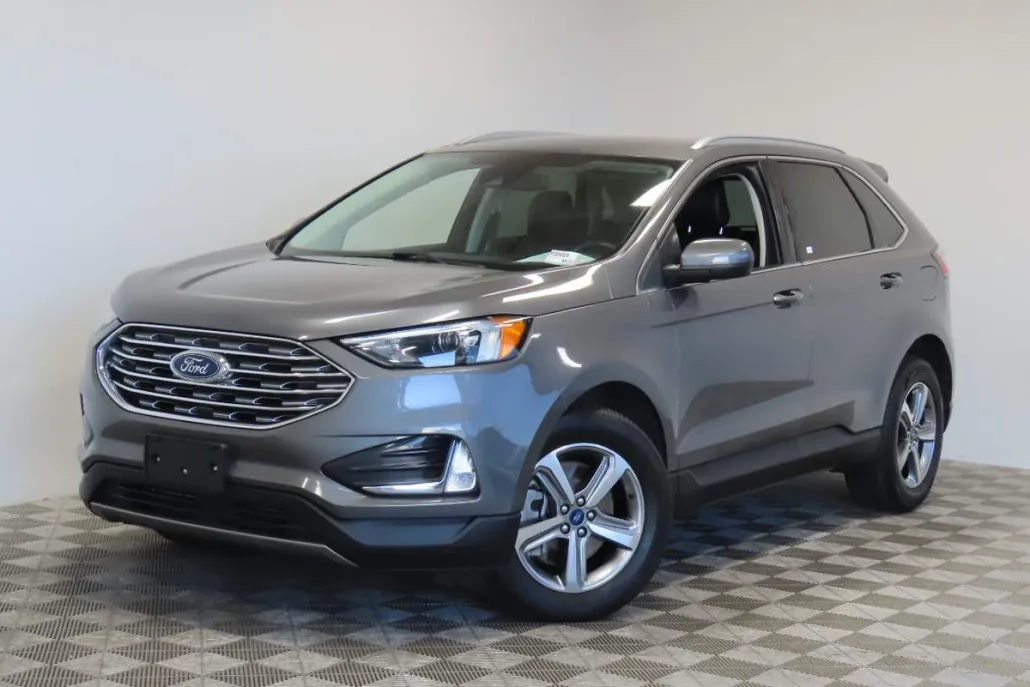 2022 Ford Edge SEL photo 1