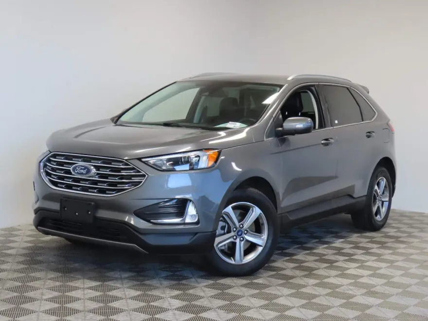 2022 Ford Edge SEL photo 1