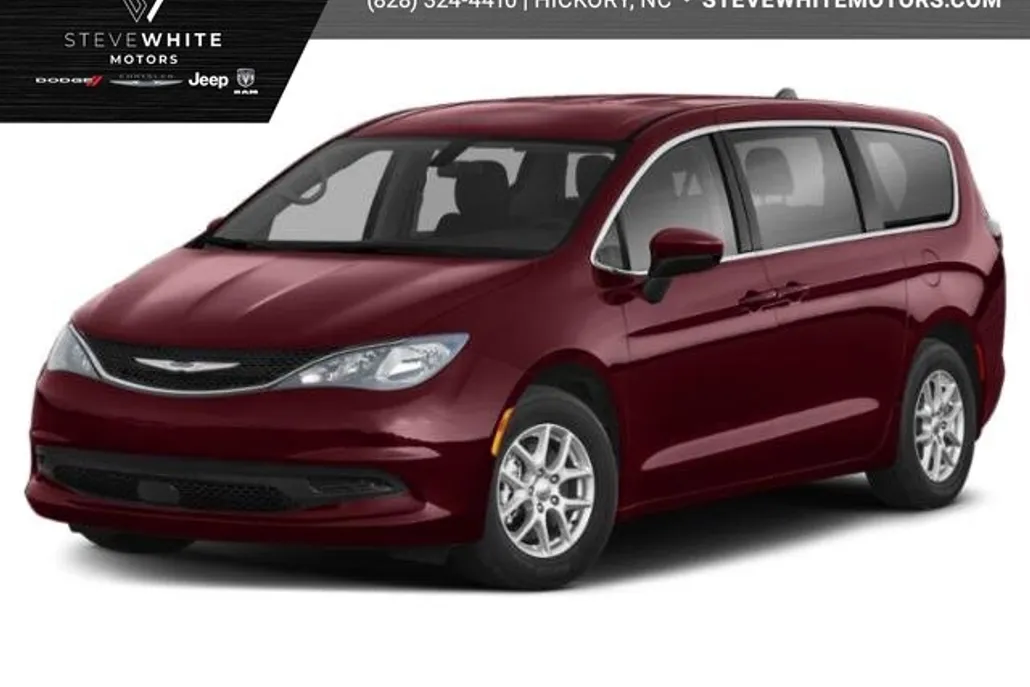 2022 Chrysler Voyager LX photo 1