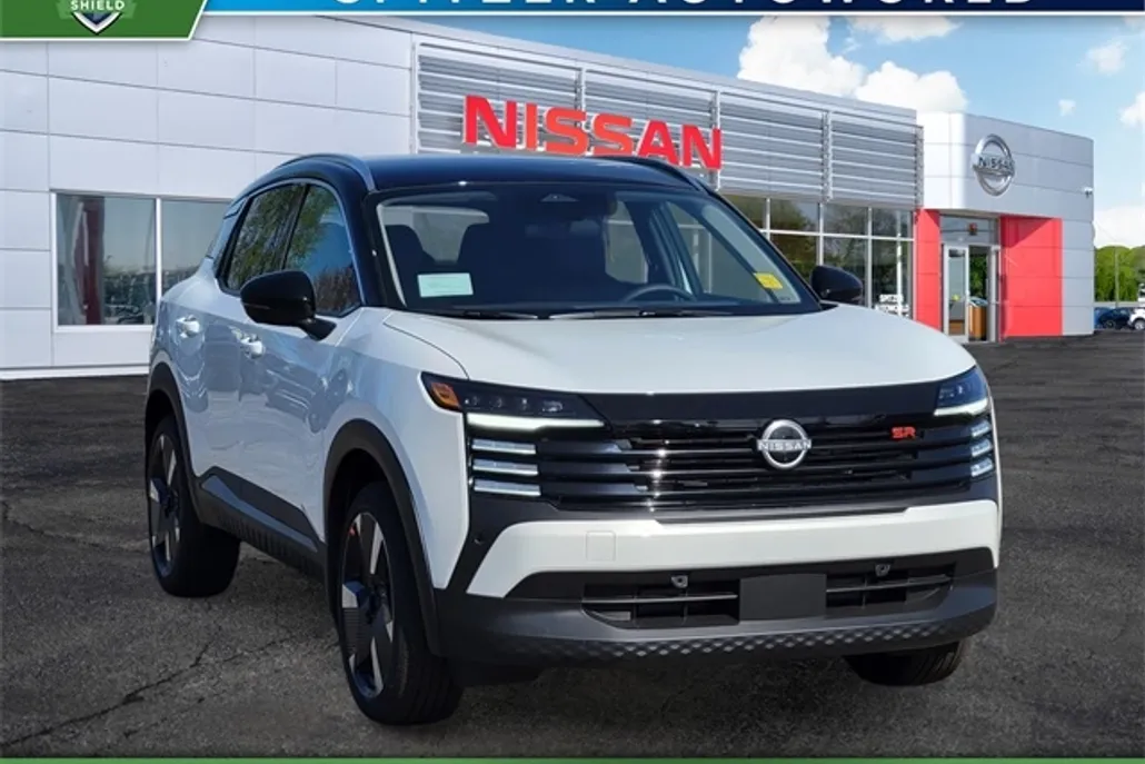 2025 Nissan Kicks SR photo 1