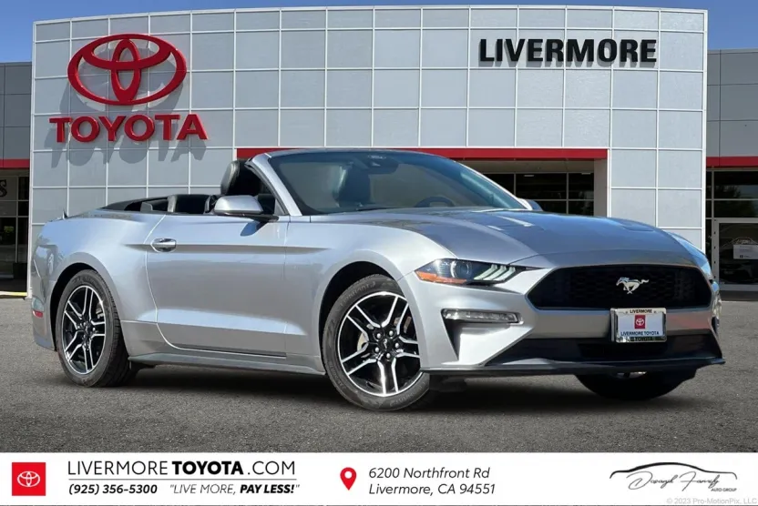 2022 Ford Mustang EcoBoost Premium photo 1