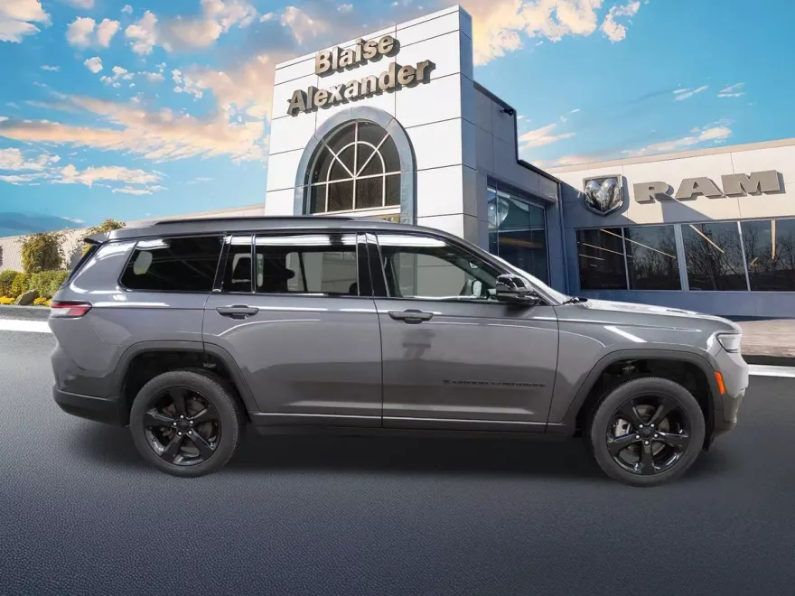 2023 Jeep Grand Cherokee Altitude photo 1