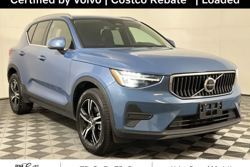 2025 Volvo XC40 Core photo 1