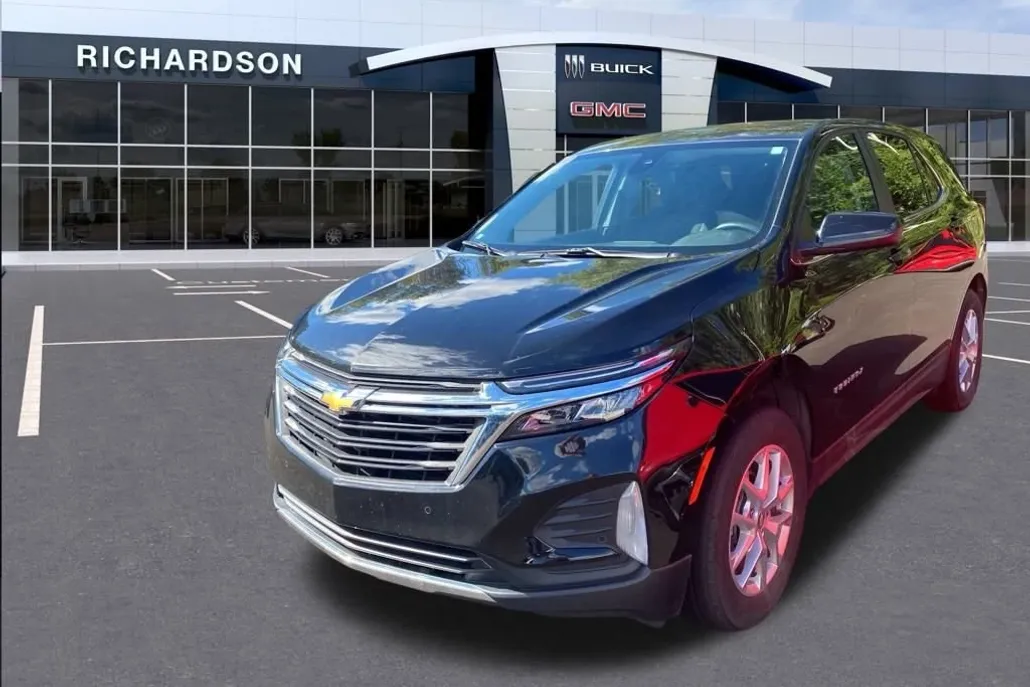2022 Chevrolet Equinox LT photo 1