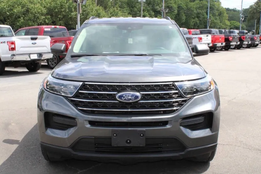 2020 Ford Explorer XLT photo 1